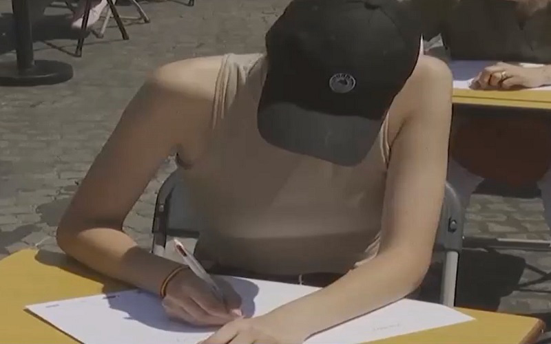 Cuộc thi chính tả lớn nhất thế giới tại Paris Cuộc thi chính tả lớn nhất thế giới tại Paris