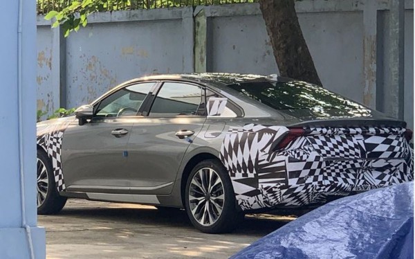 Kia K8 ngụy trang xuất hiện tại Việt Nam Kia K8 ngụy trang xuất hiện tại Việt Nam