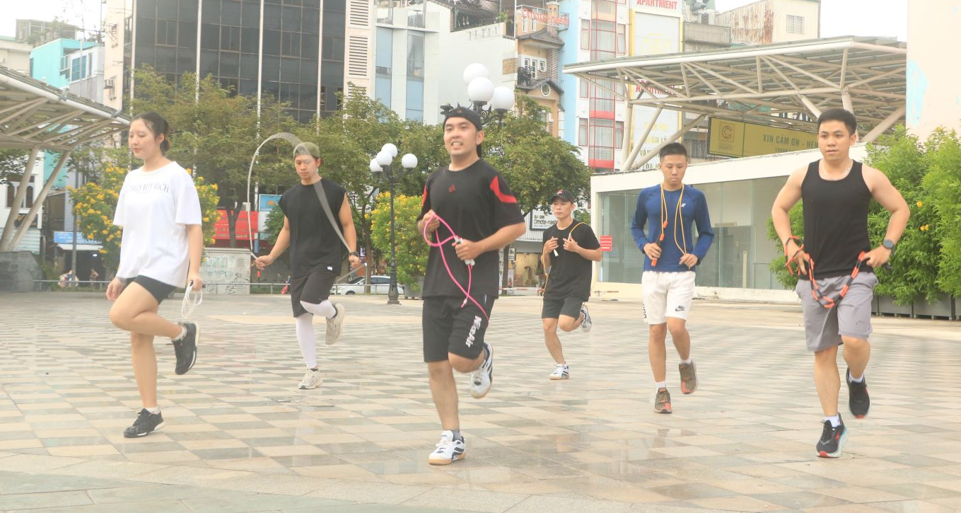 Nhảy dây freestyle là gì mà thu hút người trẻ? Nhảy dây freestyle là gì mà thu hút người trẻ?