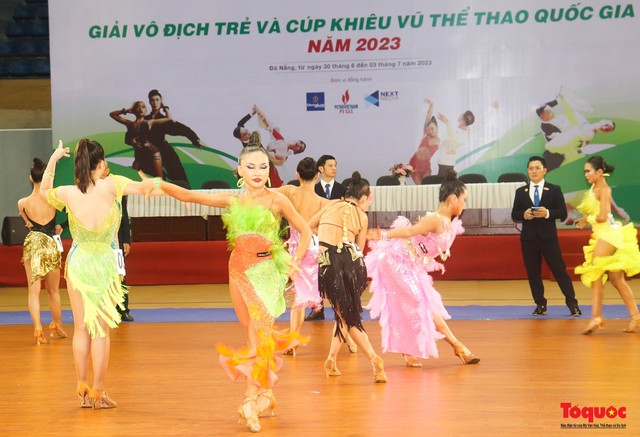 1.200 VĐV tranh tài tại giải vô địch trẻ và cúp khiêu vũ thể thao quốc gia năm 2023 - Ảnh 1. 1.200 VĐV tranh tài tại giải vô địch trẻ và cúp khiêu vũ thể thao quốc gia năm 2023 - Ảnh 1.