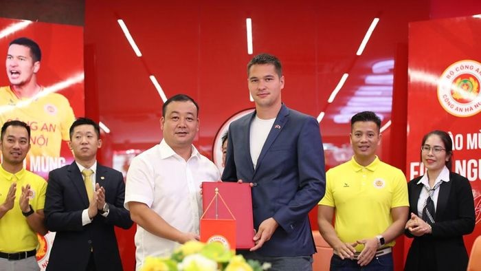Filip Nguyễn ra mắt CLB Công an Hà Nội Filip Nguyễn ra mắt CLB Công an Hà Nội