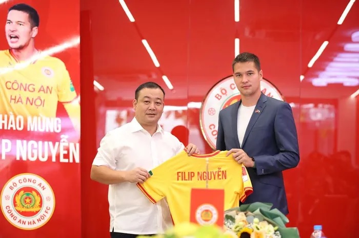 Filip Nguyễn ra mắt CLB Công an Hà Nội Filip Nguyễn ra mắt CLB Công an Hà Nội