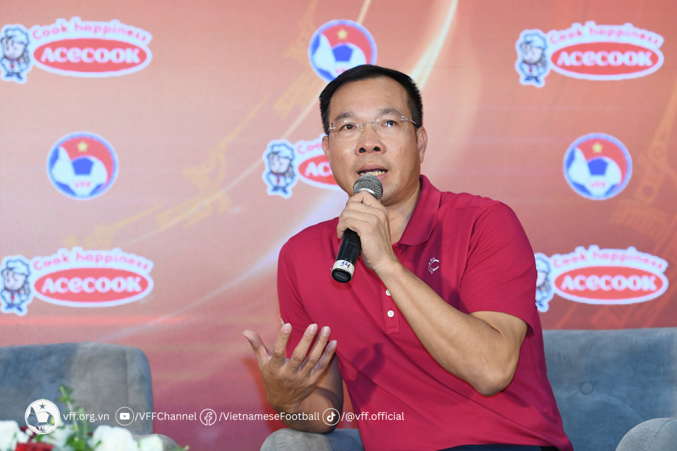 ĐT nữ Việt Nam giao lưu cùng 2 nhà vô địch thế giới ĐT nữ Việt Nam giao lưu cùng 2 nhà vô địch thế giới