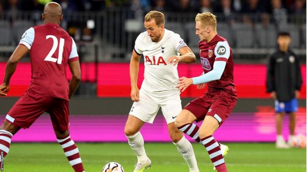 West Ham giành chiến thắng kịch tính trước Tottenham