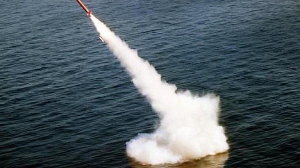 Ukraine khai hỏa lựu pháo Mod 56 tấn công lực lượng Nga ở miền Đông