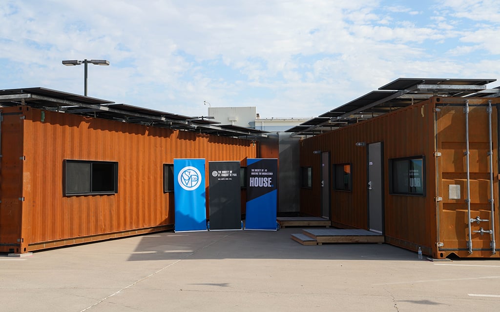 Nhà năng lượng mặt trời làm từ container Nhà năng lượng mặt trời làm từ container