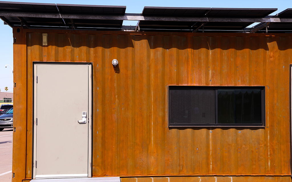 Nhà năng lượng mặt trời làm từ container Nhà năng lượng mặt trời làm từ container