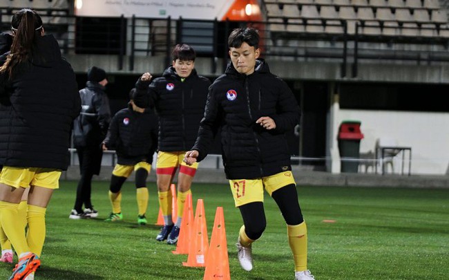 ĐT nữ Việt Nam tập buổi đầu tại Napier ĐT nữ Việt Nam tập buổi đầu tại Napier
