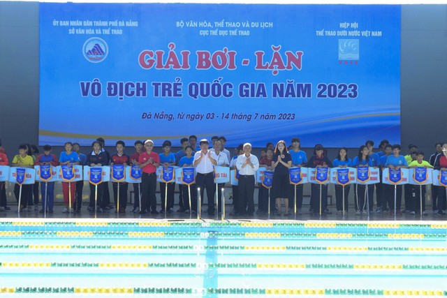 Khai mạc giải bơi và lặn vô địch trẻ quốc gia năm 2023 - Ảnh 1. Khai mạc giải bơi và lặn vô địch trẻ quốc gia năm 2023 - Ảnh 1.