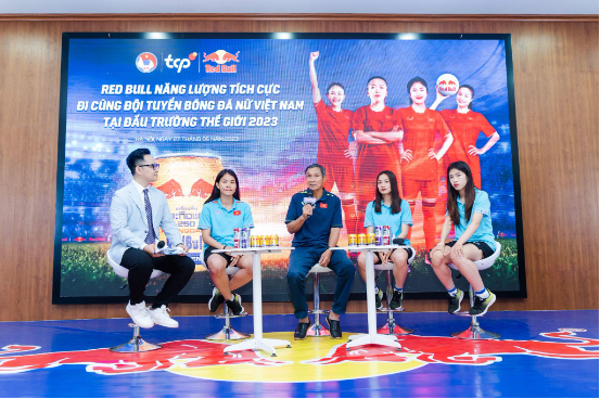 Nạp đầy năng lượng tích cực - Tuyển nữ vững bước chinh phục Cúp Thế giới Nạp đầy năng lượng tích cực - Tuyển nữ vững bước chinh phục Cúp Thế giới