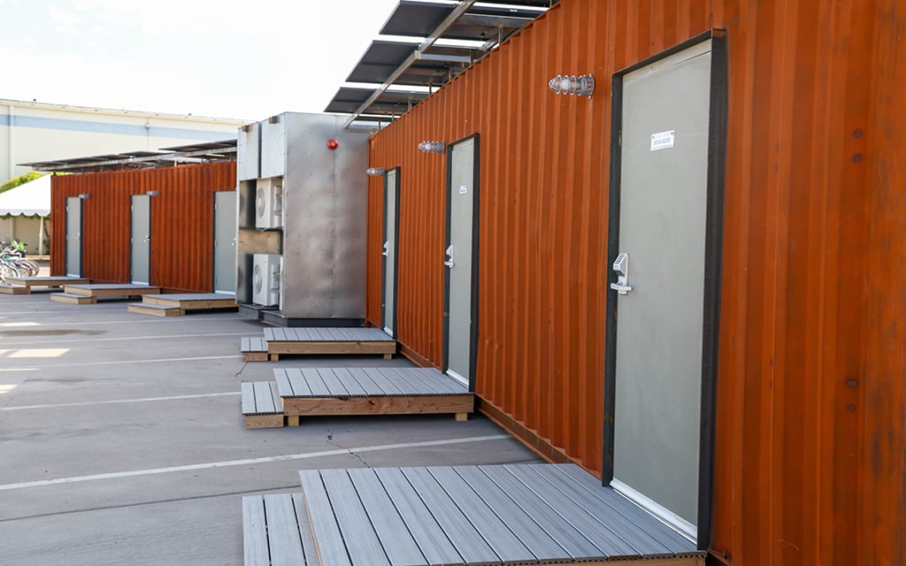 Nhà năng lượng mặt trời làm từ container Nhà năng lượng mặt trời làm từ container
