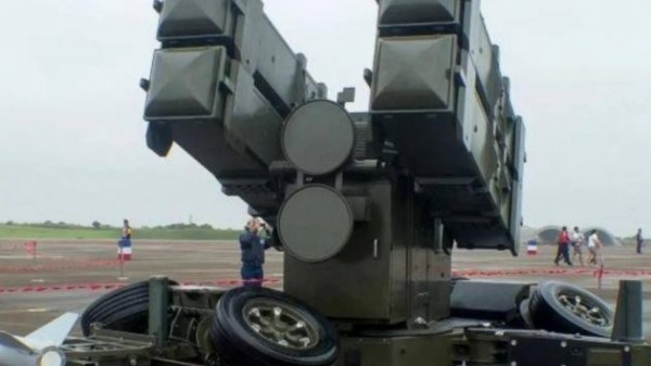 Ukraine khai hỏa lựu pháo Mod 56 tấn công lực lượng Nga ở miền Đông