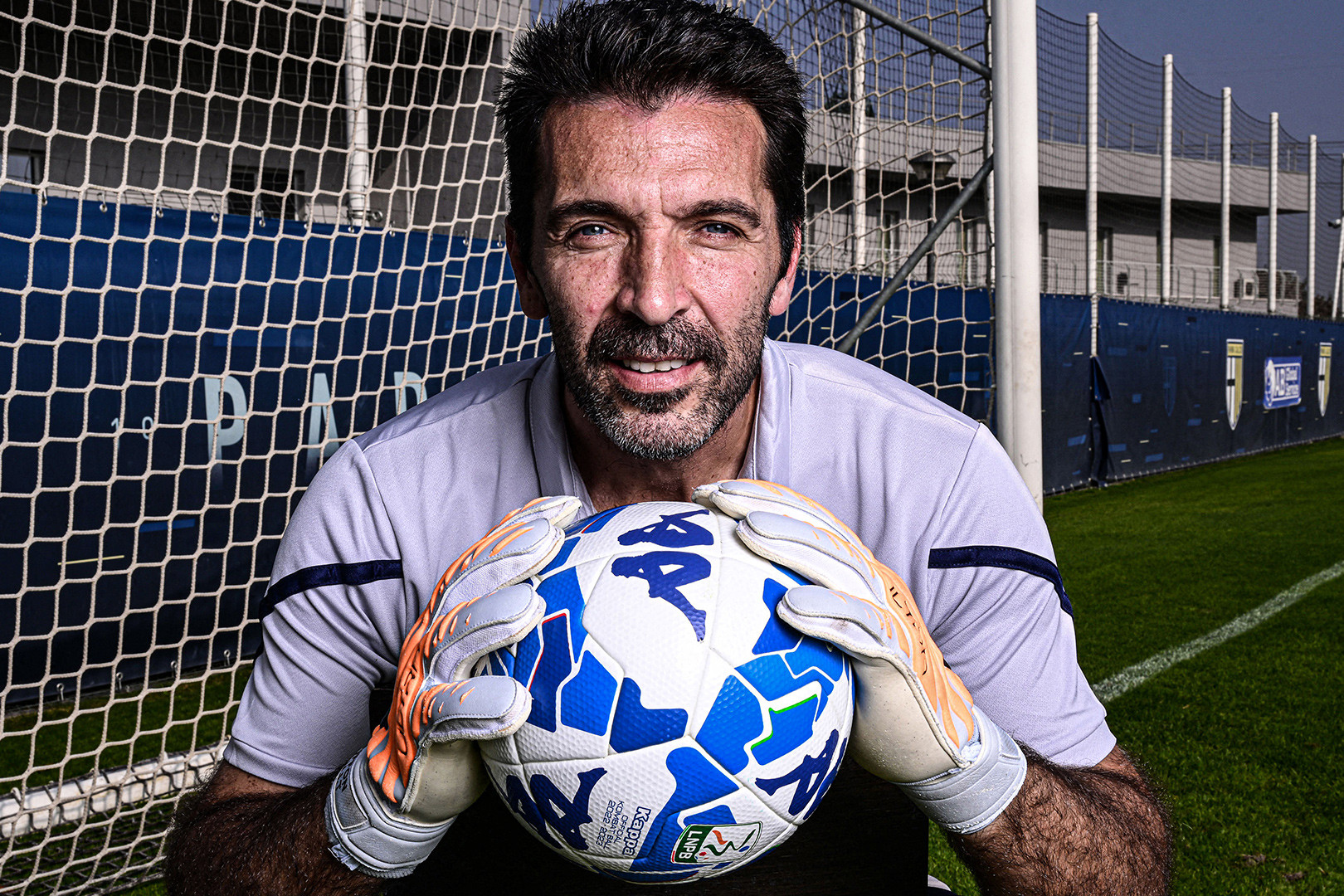 Gianluigi Buffon giải nghệ ở tuổi 45