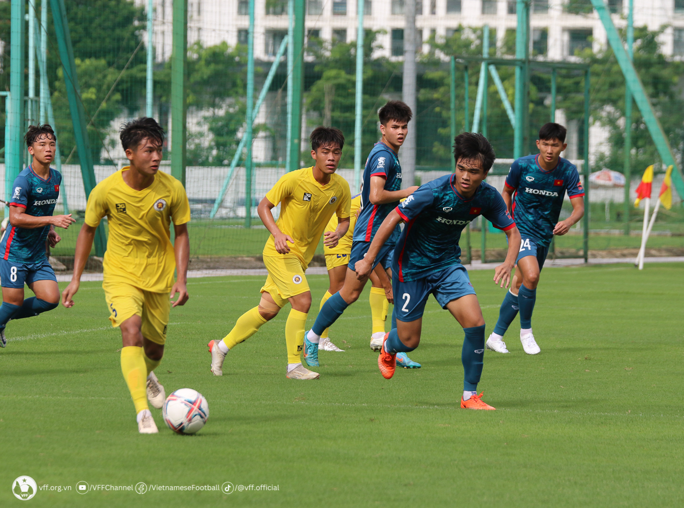 Các cầu thủ U23 Việt Nam nỗ lực thể hiện khả năng trong trận đấu tập với U21 Hà Nội Các cầu thủ U23 Việt Nam nỗ lực thể hiện khả năng trong trận đấu tập với U21 Hà Nội