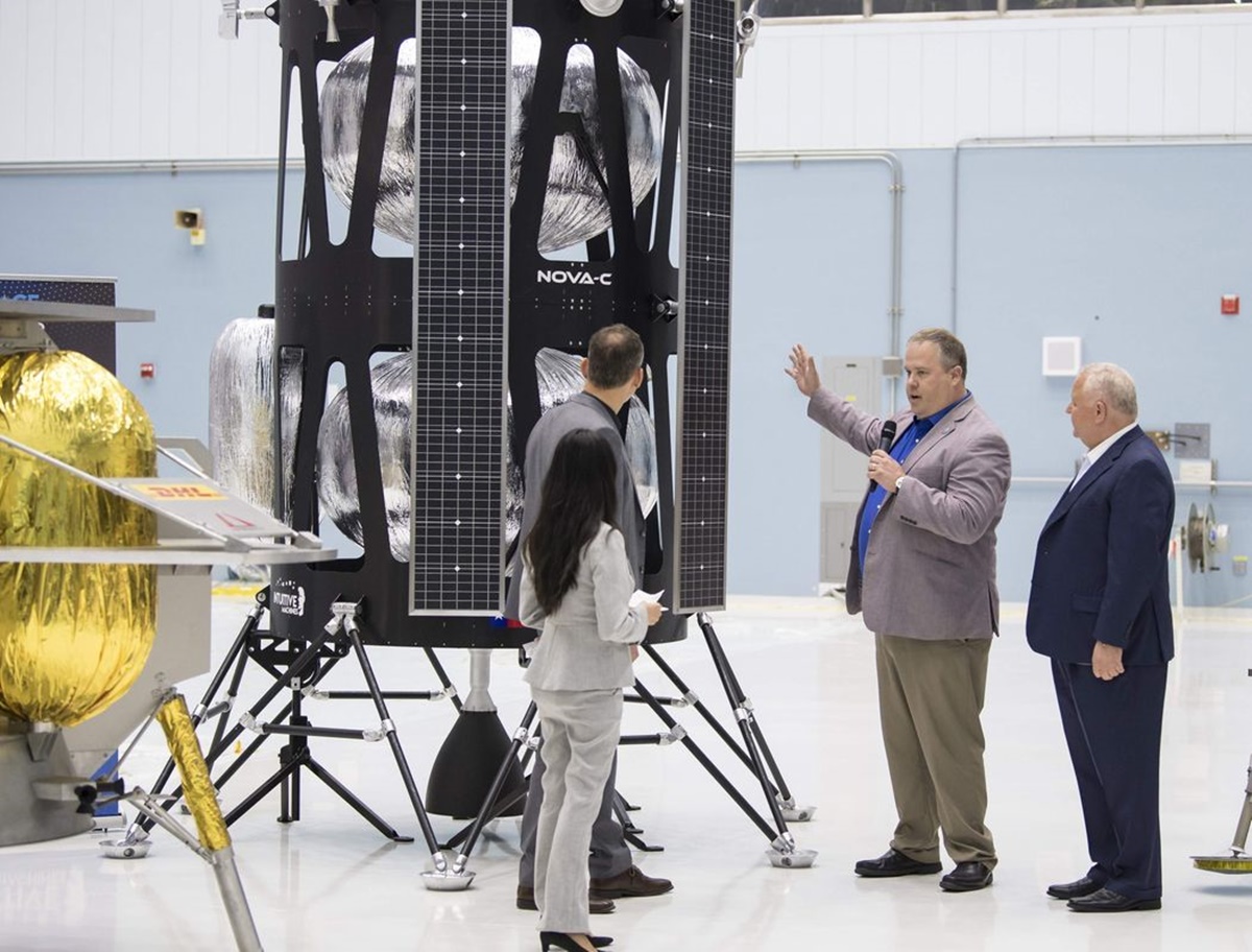 Cuộc đua tìm nước trên mặt trăng