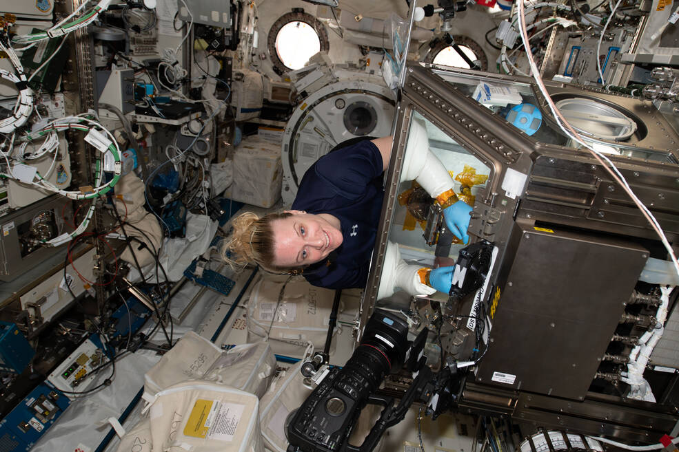 NASA, SpaceX khám phá các mối nguy hiểm sức khỏe trong không gian NASA, SpaceX khám phá các mối nguy hiểm sức khỏe trong không gian