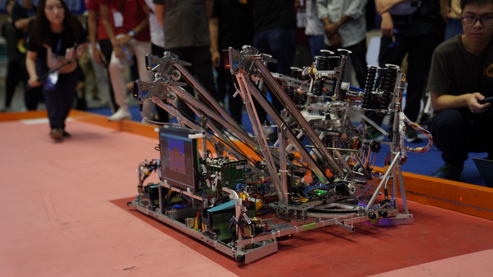 Các đội tuyển ABU Robocon 2023 giao lưu và chia sẻ công nghệ