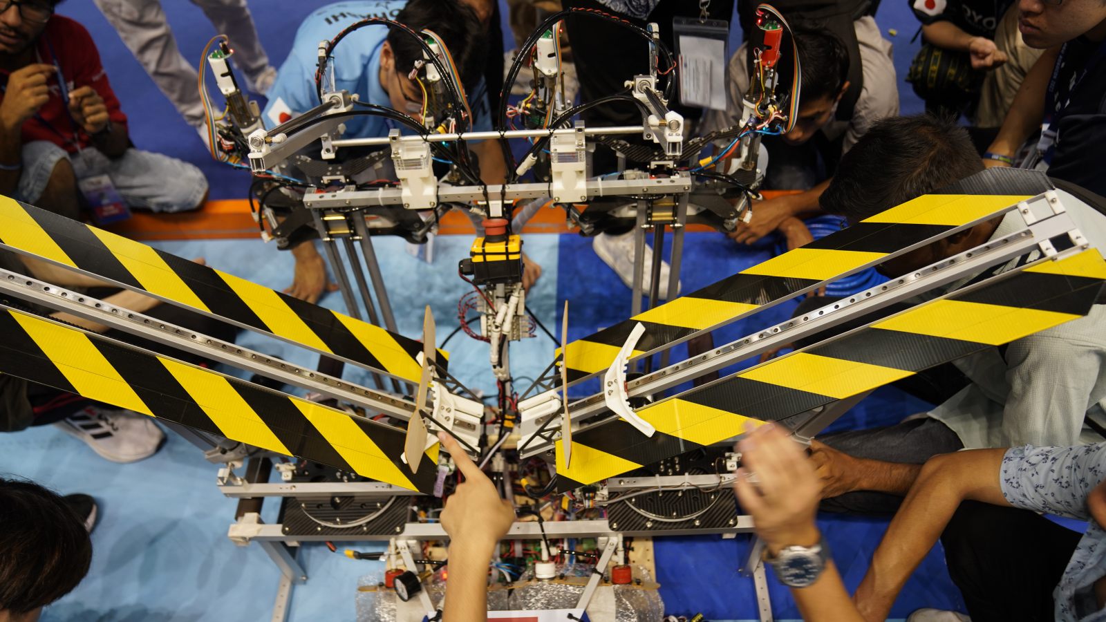 Các đội tuyển ABU Robocon 2023 giao lưu và chia sẻ công nghệ