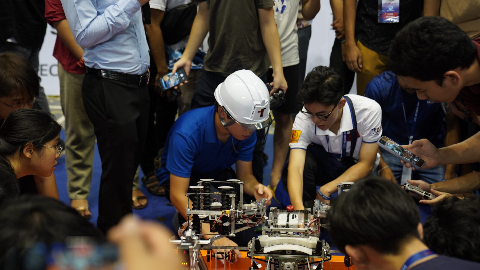 Các đội tuyển ABU Robocon 2023 giao lưu và chia sẻ công nghệ