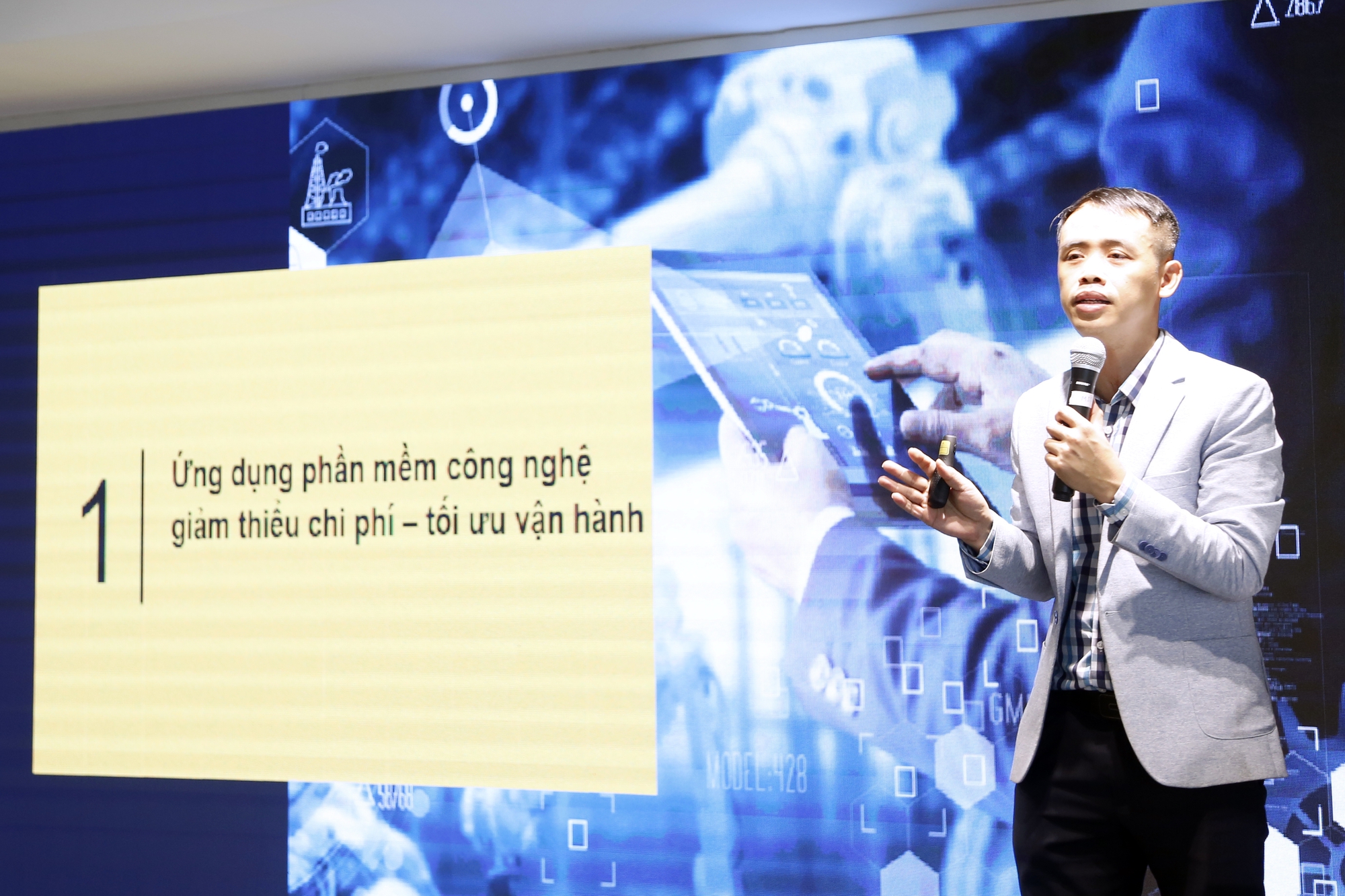 Ứng dụng phần mềm công nghệ - Giải pháp giúp tối ưu chi phí vận hành cho doanh nghiệp Ứng dụng phần mềm công nghệ - Giải pháp giúp tối ưu chi phí vận hành cho doanh nghiệp