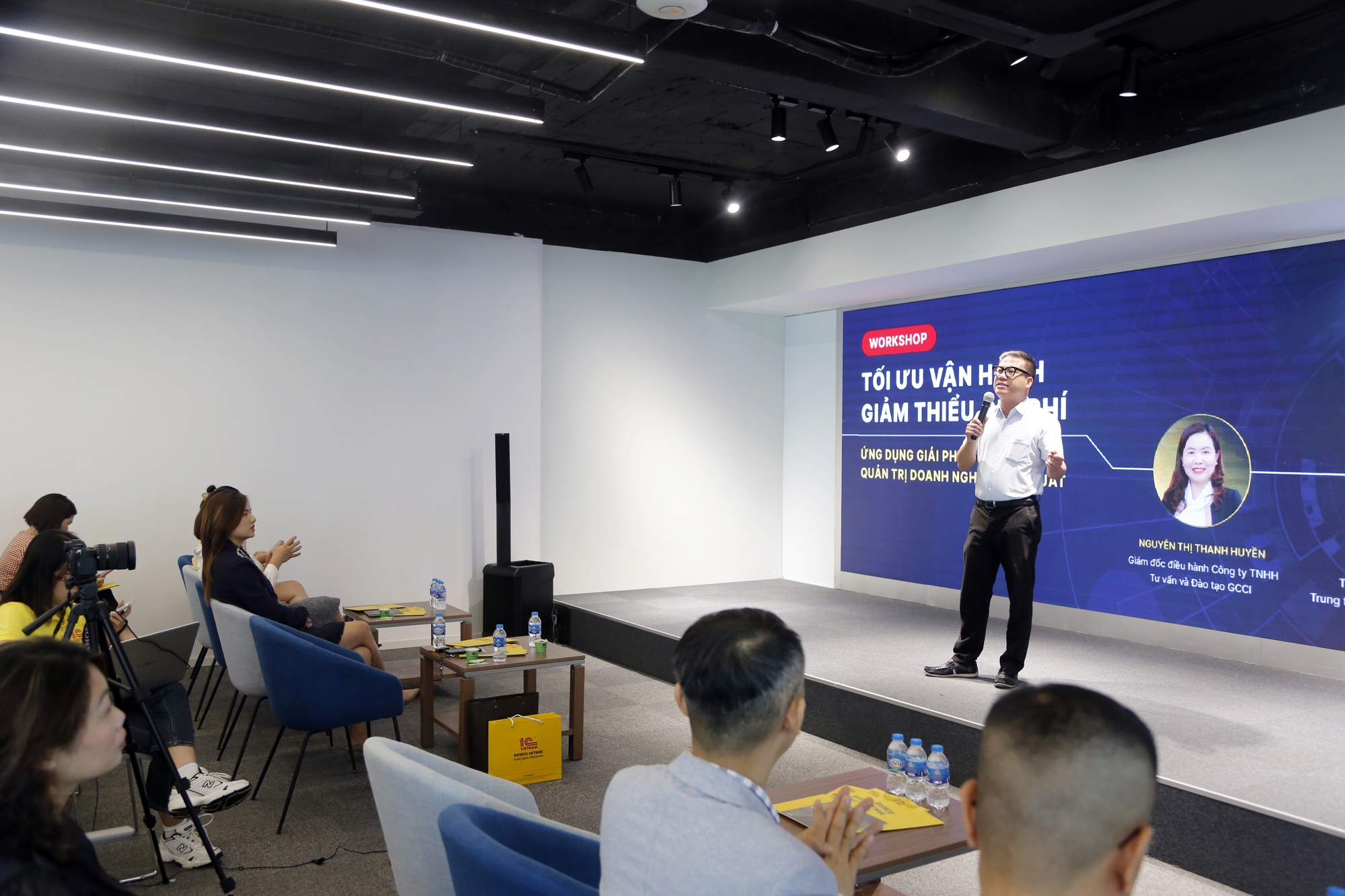 Ứng dụng phần mềm công nghệ - Giải pháp giúp tối ưu chi phí vận hành cho doanh nghiệp Ứng dụng phần mềm công nghệ - Giải pháp giúp tối ưu chi phí vận hành cho doanh nghiệp