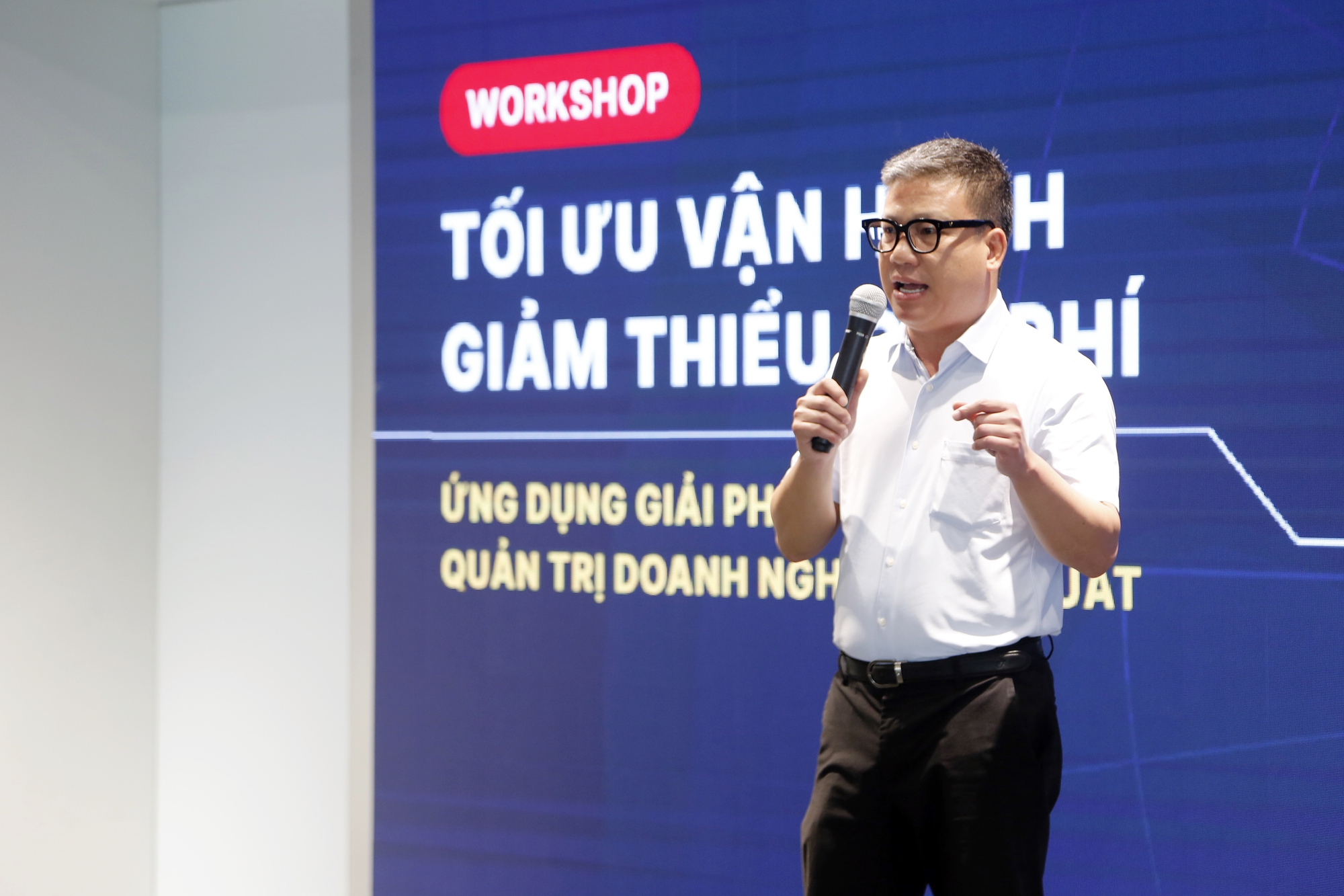 Ứng dụng phần mềm công nghệ - Giải pháp giúp tối ưu chi phí vận hành cho doanh nghiệp Ứng dụng phần mềm công nghệ - Giải pháp giúp tối ưu chi phí vận hành cho doanh nghiệp