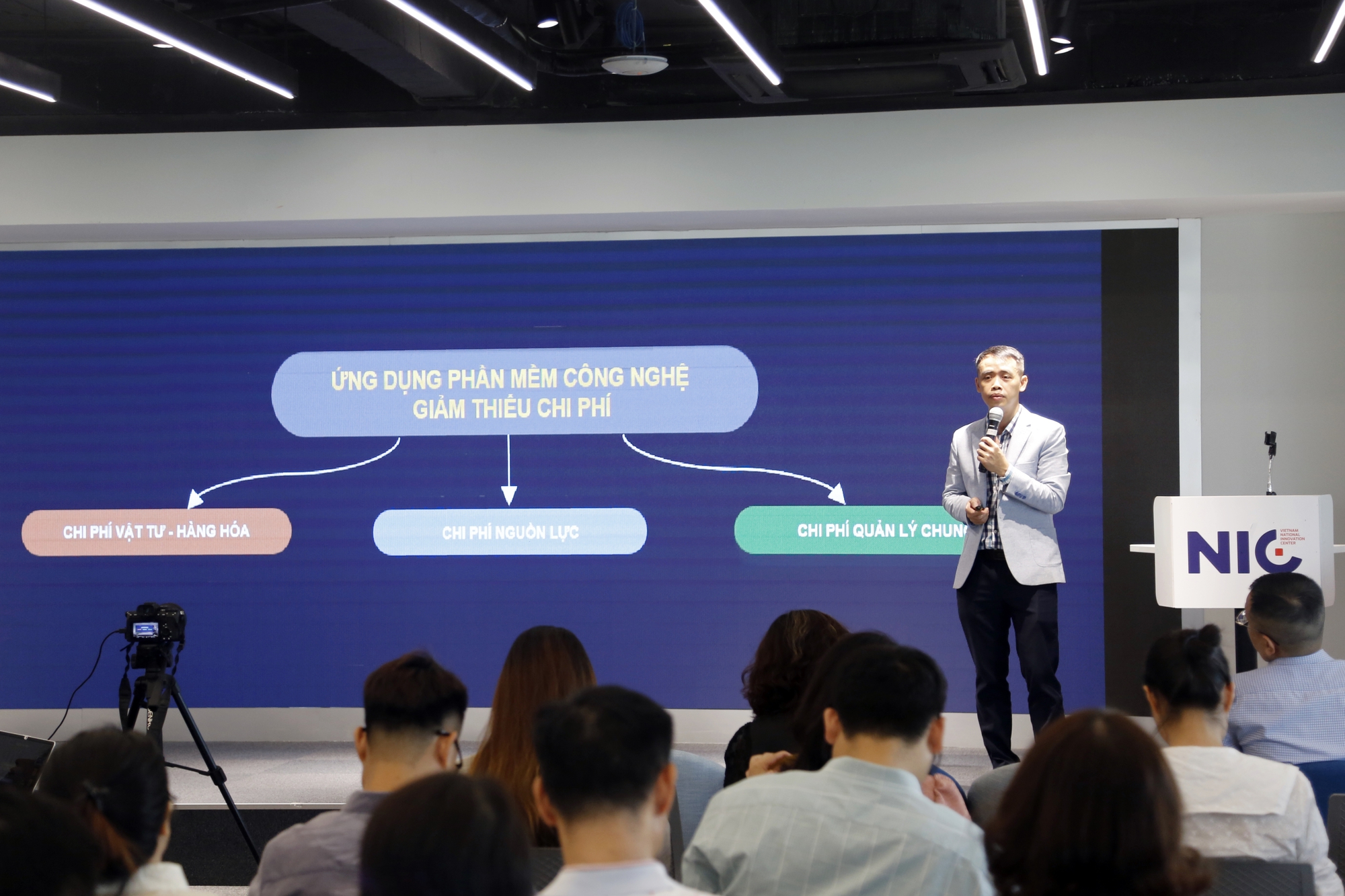 Ứng dụng phần mềm công nghệ - Giải pháp giúp tối ưu chi phí vận hành cho doanh nghiệp Ứng dụng phần mềm công nghệ - Giải pháp giúp tối ưu chi phí vận hành cho doanh nghiệp