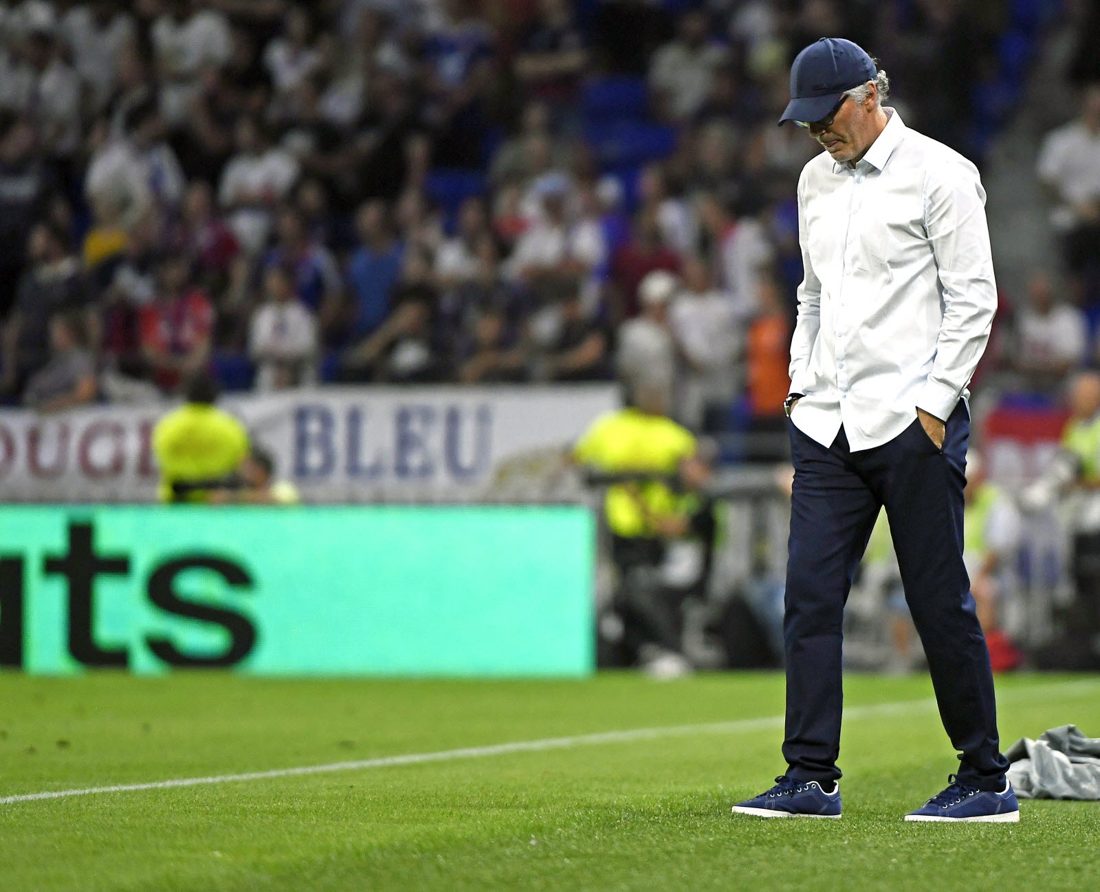 Lyon sa thải HLV Laurent Blanc Lyon sa thải HLV Laurent Blanc