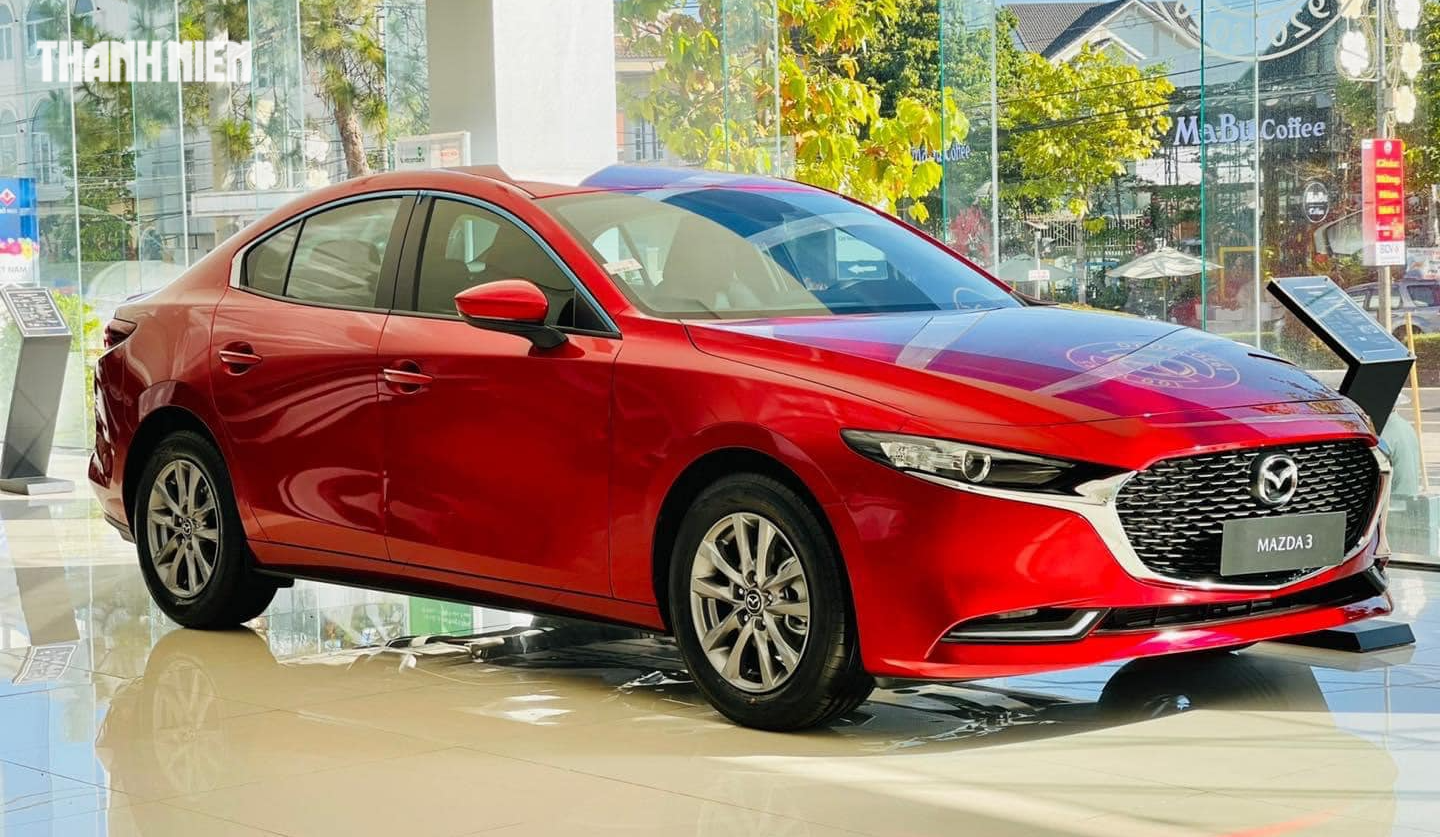 Sedan hạng C dưới 900 triệu: Chỉ Mazda3 tăng trưởng, Hyundai Elantra bám sát Kia K3