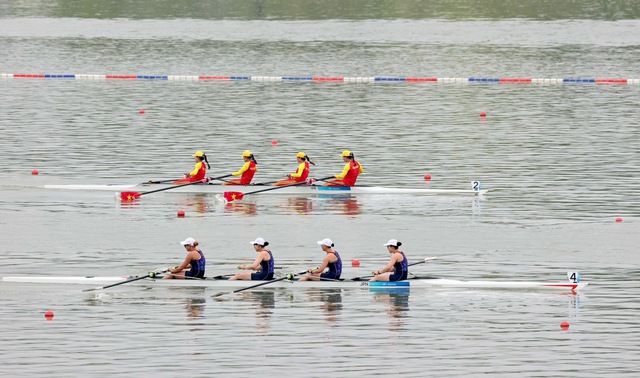4 cô gái rowing xuất sắc mang về huy chương đầu tiên cho Đoàn Thể thao Việt Nam ở ASIAD 19 - Ảnh 3. 4 cô gái rowing xuất sắc mang về huy chương đầu tiên cho Đoàn Thể thao Việt Nam ở ASIAD 19 - Ảnh 3.