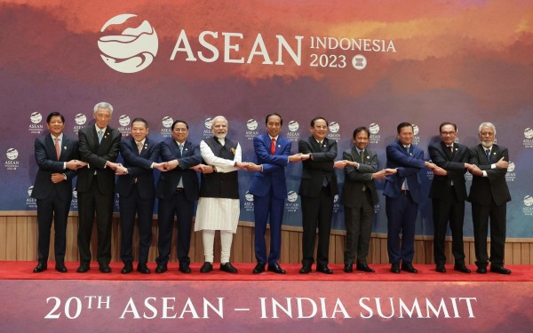 ASEAN đóng vai trò trung tâm trong chính sách "Hành động phía Đông" của Ấn Độ ASEAN đóng vai trò trung tâm trong chính sách "Hành động phía Đông" của Ấn Độ