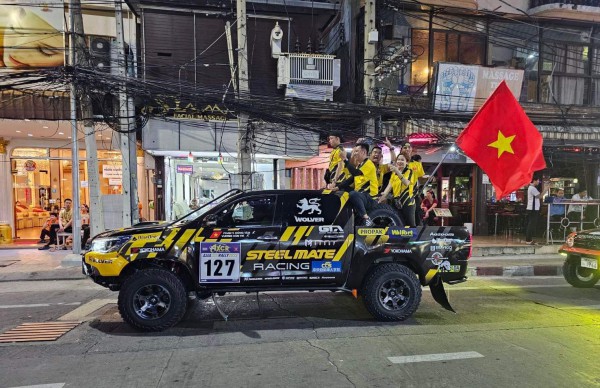 Đội đua Việt chinh phục giải đua xe địa hình khắc nghiệt nhất châu Á thế nào?
