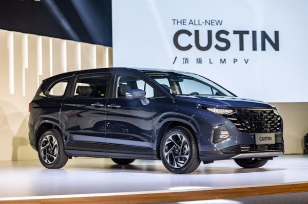 Hyundai Custin tung ra thị trường Việt Nam cạnh tranh với đối thủ nào?
