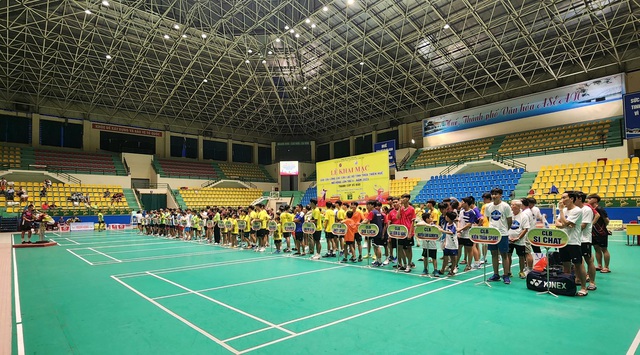 Khai mạc Giải Cầu lông các câu lạc bộ tỉnh Thừa Thiên Huế mở rộng lần thứ V - Ảnh 1.
