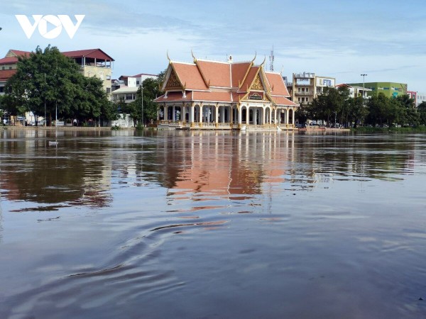 Lũ dâng cao, chính quyền Campuchia khuyến cáo người dân tìm nơi trú ẩn Lũ dâng cao, chính quyền Campuchia khuyến cáo người dân tìm nơi trú ẩn