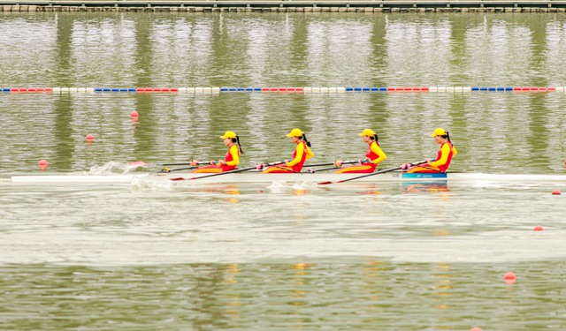 Rowing Việt Nam giành tấm HCĐ đầu tiên cho Đoàn Thể thao Việt Nam - Ảnh 1. Rowing Việt Nam giành tấm HCĐ đầu tiên cho Đoàn Thể thao Việt Nam - Ảnh 1.