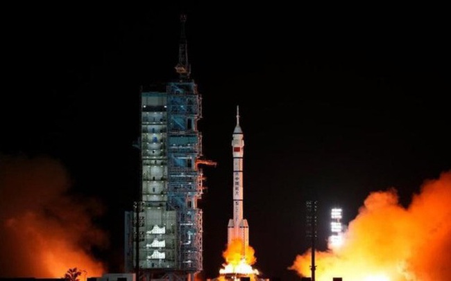 Tàu Thiên Châu-5 đã quay trở lại bầu khí quyển Trái đất