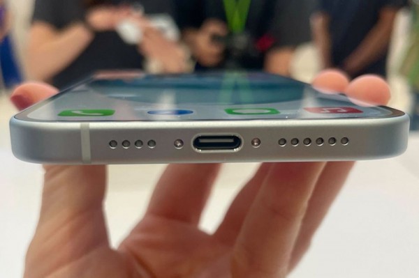 iPhone 15 có bị cháy khi sử dụng cáp sạc Android USB-C không? iPhone 15 có bị cháy khi sử dụng cáp sạc Android USB-C không?