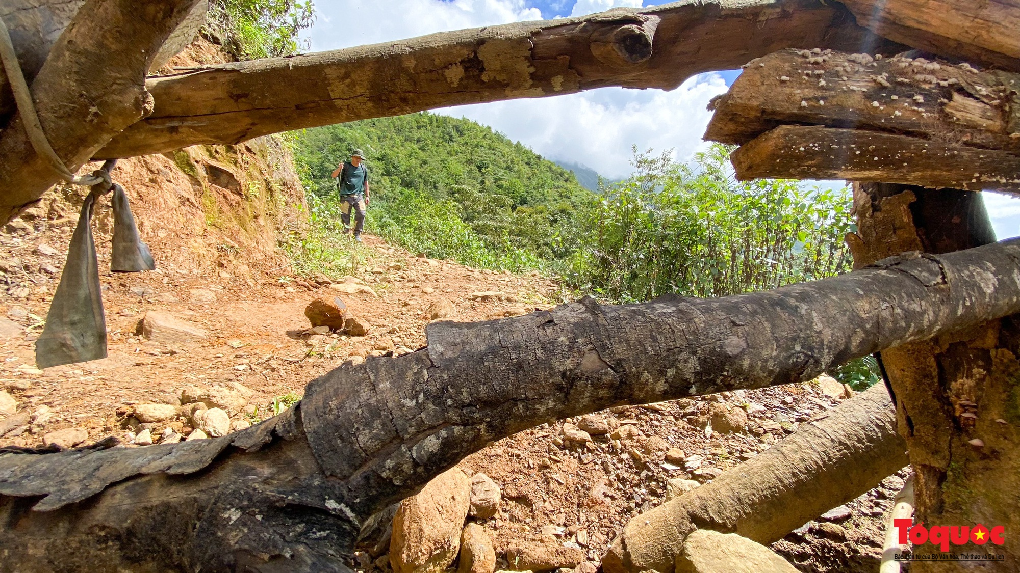Hơn 100 nhà báo, phóng viên chinh phục đỉnh Tà Chì Nhù ở độ cao 2927m - Ảnh 9. Hơn 100 nhà báo, phóng viên chinh phục đỉnh Tà Chì Nhù ở độ cao 2927m - Ảnh 9.