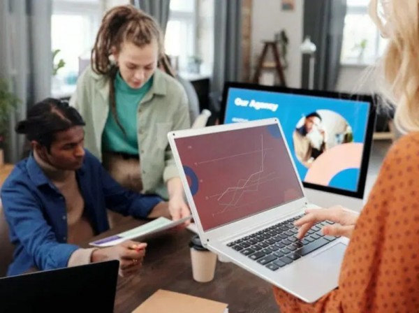 Thị phần hệ điều hành Windows 11 vẫn kém xa Windows 10 Thị phần hệ điều hành Windows 11 vẫn kém xa Windows 10
