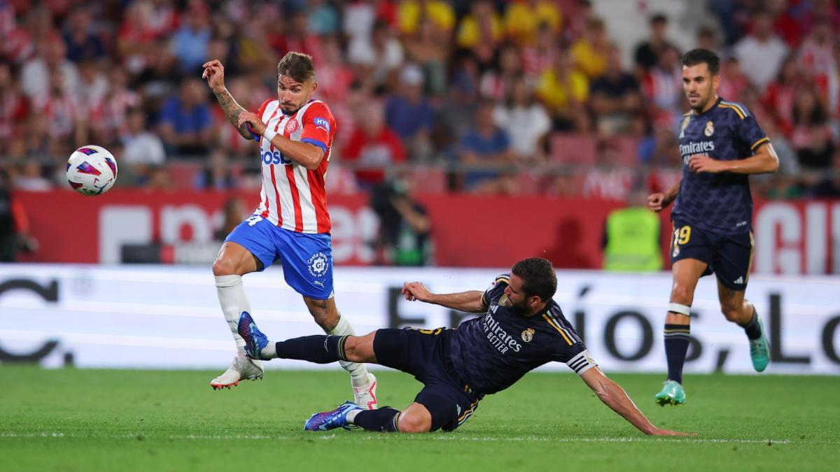 Chủ tịch Real Madrid gọi điện xin lỗi cầu thủ Girona Chủ tịch Real Madrid gọi điện xin lỗi cầu thủ Girona