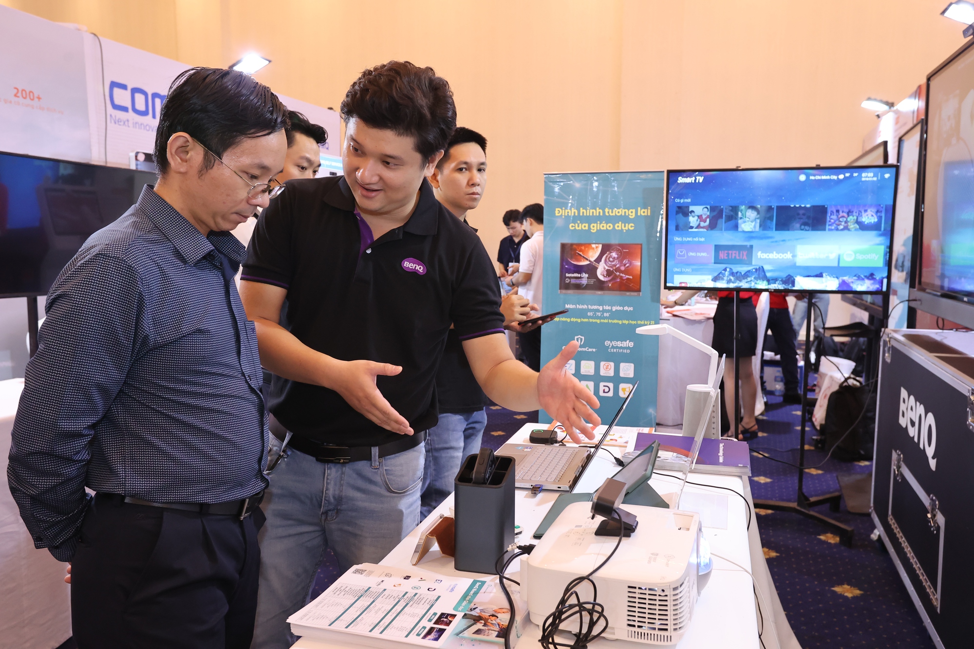 Tech4life 2023: Công nghệ nâng tầm cuộc sống 2023 Tech4life 2023: Công nghệ nâng tầm cuộc sống 2023