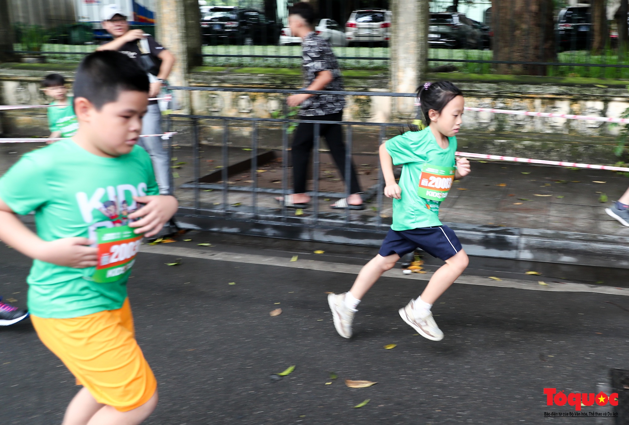 Rộn ràng đường chạy của các runner nhí - Ảnh 11. Rộn ràng đường chạy của các runner nhí - Ảnh 11.