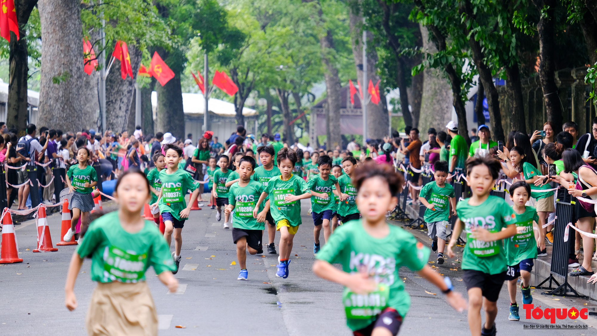 Rộn ràng đường chạy của các runner nhí - Ảnh 9. Rộn ràng đường chạy của các runner nhí - Ảnh 9.