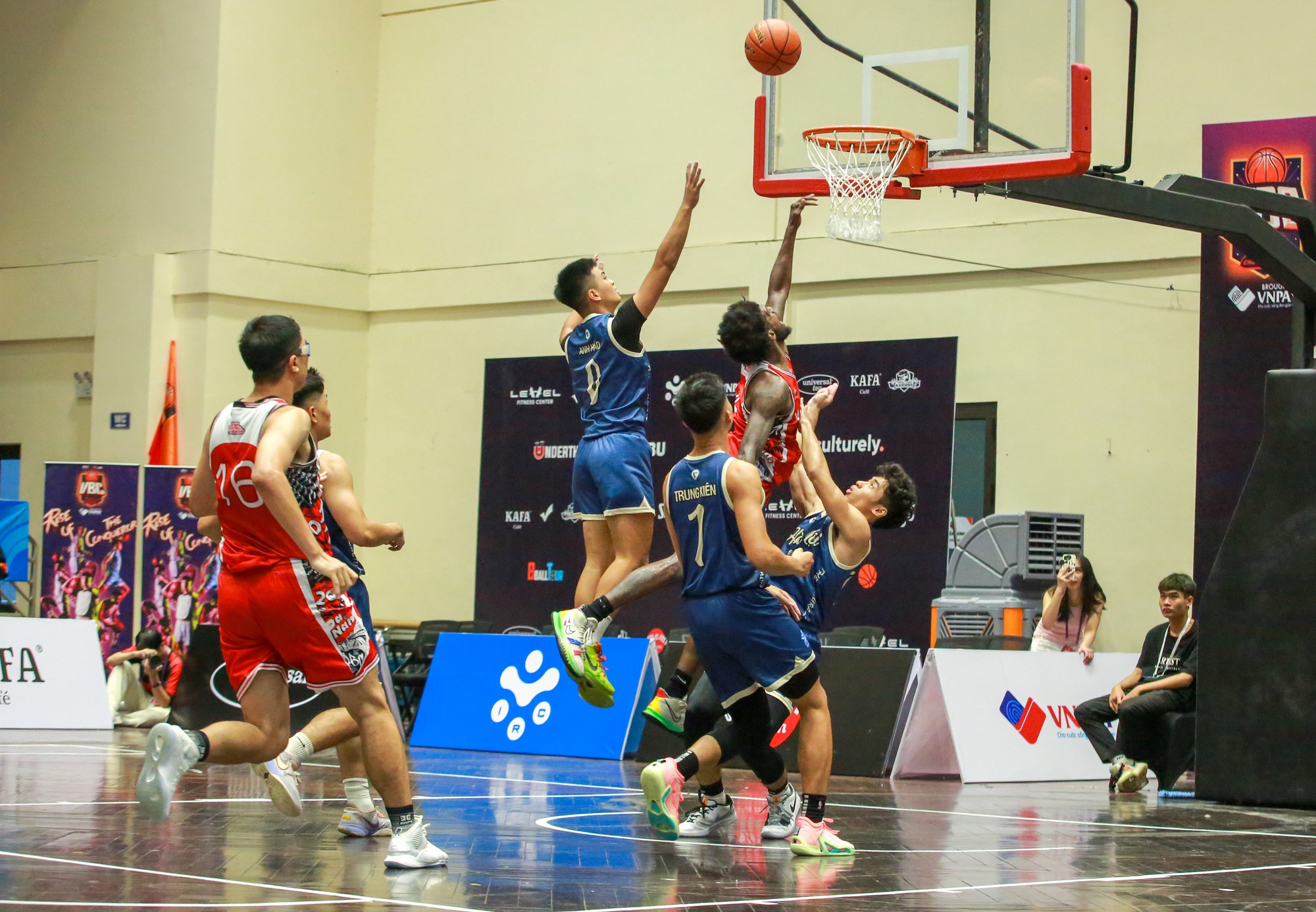 Khán giả thủ đô "mãn nhãn" với giải bóng rổ Vietnam Pro-Am Basketball Championship 2023 - Ảnh 13. Khán giả thủ đô "mãn nhãn" với giải bóng rổ Vietnam Pro-Am Basketball Championship 2023 - Ảnh 13.