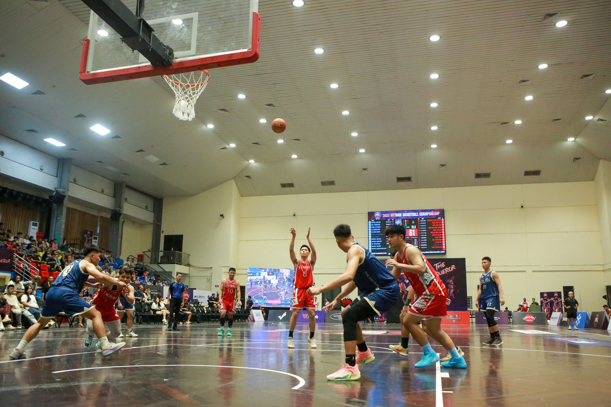 Khán giả thủ đô "mãn nhãn" với giải bóng rổ Vietnam Pro-Am Basketball Championship 2023 - Ảnh 8. Khán giả thủ đô "mãn nhãn" với giải bóng rổ Vietnam Pro-Am Basketball Championship 2023 - Ảnh 8.