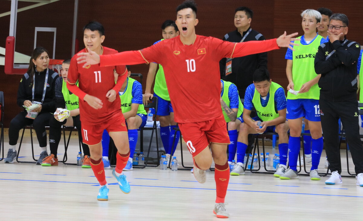 Đội tuyển futsal Việt Nam ra quân thắng lợi tại Vòng loại giải futsal châu Á 2024 Đội tuyển futsal Việt Nam ra quân thắng lợi tại Vòng loại giải futsal châu Á 2024