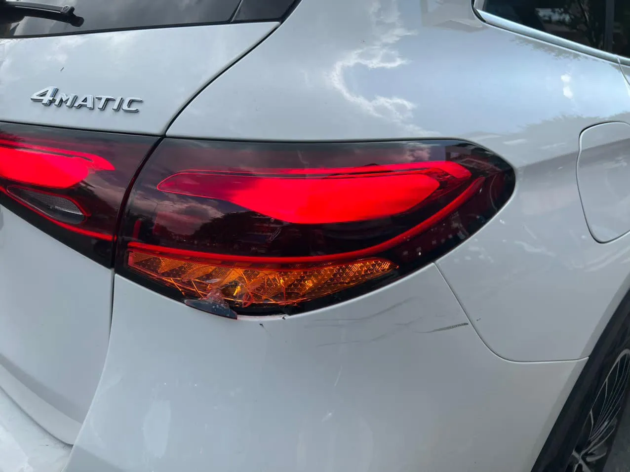 Xe Mercedes tự phanh 