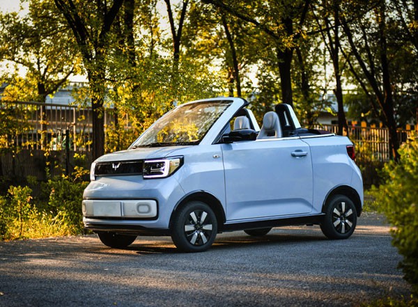 Wuling HongGuang Mini EV mui trần “gọi" nắng Wuling HongGuang Mini EV mui trần “gọi" nắng