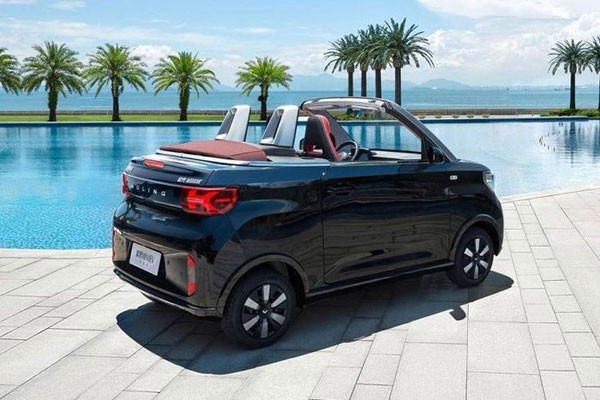 Wuling HongGuang Mini EV mui trần “gọi" nắng Wuling HongGuang Mini EV mui trần “gọi" nắng